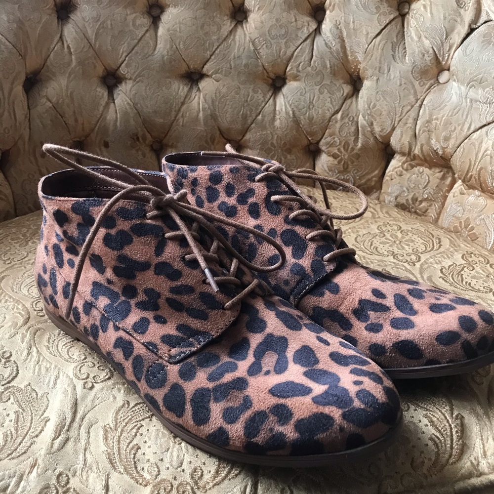 Women’s dv Leopard boots | 9.5